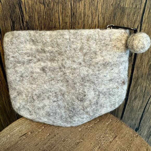 Felted Wool Coin Purse Wallet Purse Bumblebee New FAST SHIP - Picture 4 of 4